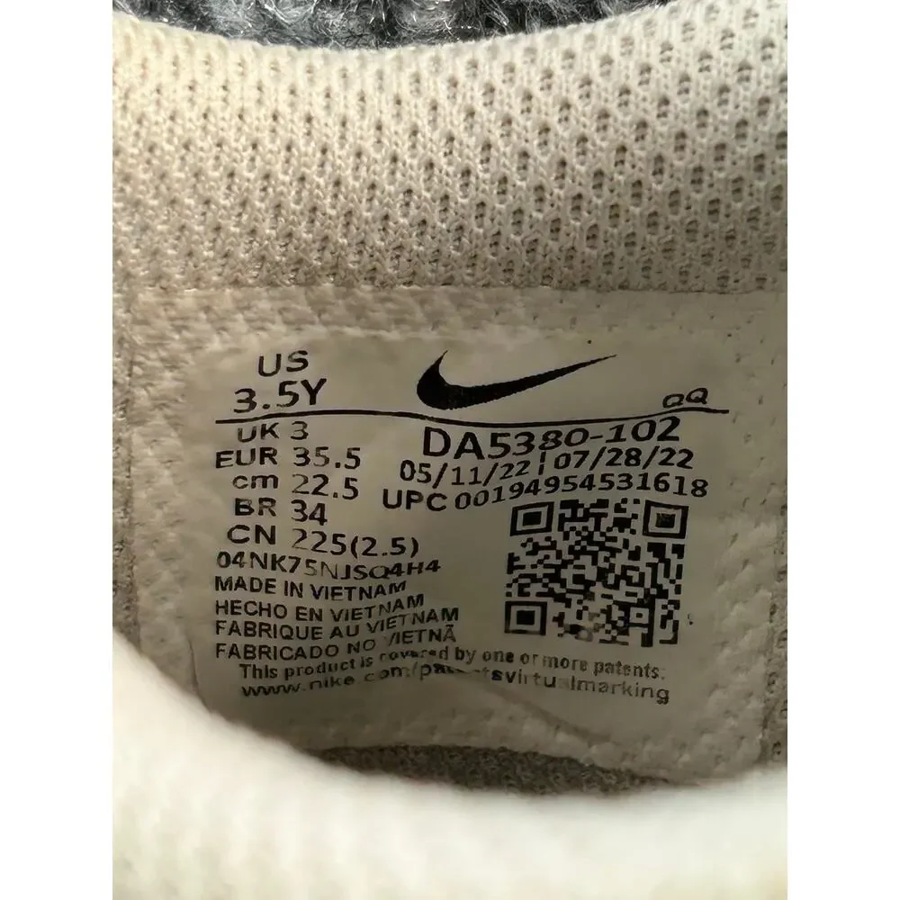 Nike court legacy